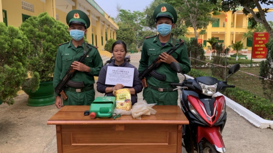 Bắt đối tượng vận chuyển thuê 1kg ma túy