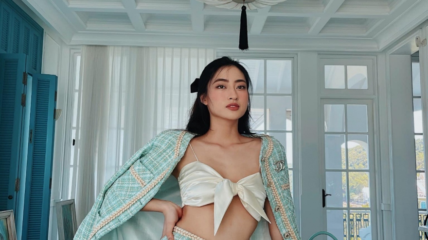 Diện bikini 2 mảnh Lương Thùy Linh khoe dáng nuột nhưng lại xin lỗi mẹ 10 lần