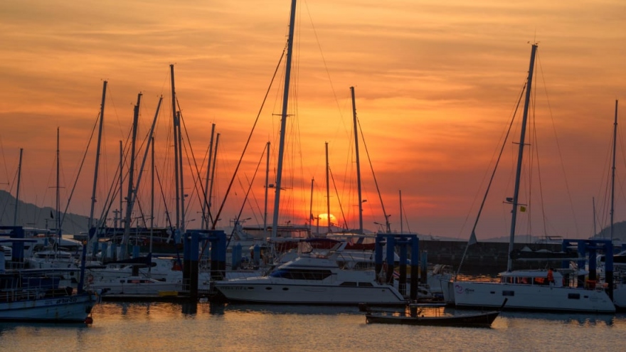 Sau “cách ly chơi golf”, Thái Lan triển khai thêm “cách ly trên du thuyền”