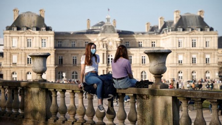 Thị trưởng Paris (Pháp): “Phong tỏa cuối tuần là vô nhân đạo”