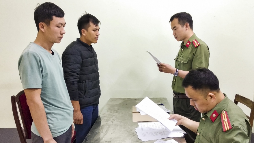 Khởi tố 4 đối tượng tổ chức đưa người xuất cảnh trái phép từ Trung Quốc sang Lào