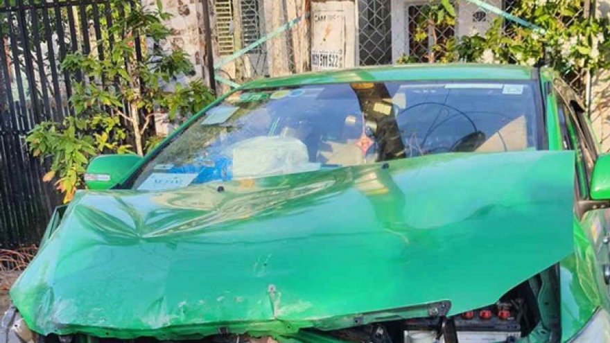 Tấn công tài xế, cướp taxi ở Bình Dương