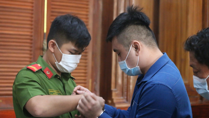 Tạm hoãn phiên tòa phúc thẩm vụ tài xế Mercedes tông nữ tiếp viên hàng không