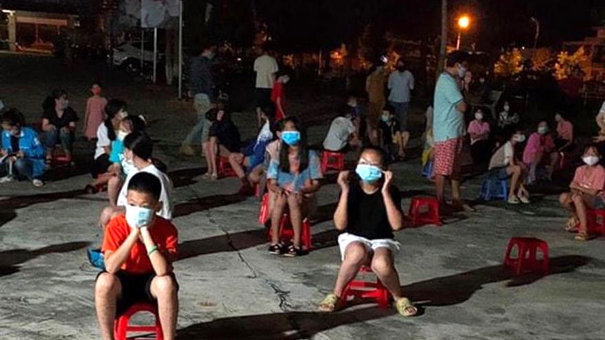 Lai Châu xét nghiệm Covid-19 cho 70 học sinh tiểu học ngay trong đêm