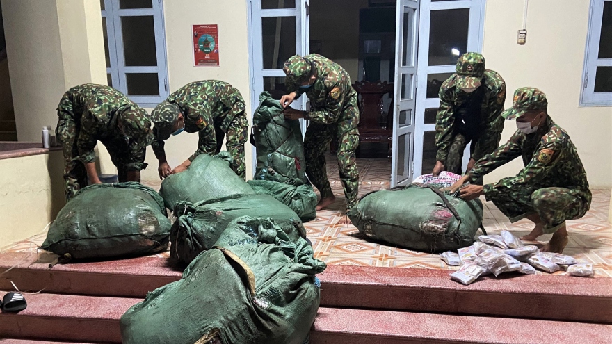 Bộ đội Biên phòng An Giang bắt giữ lô hàng lậu trị giá hơn 200 triệu đồng
