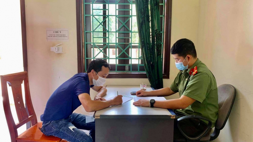 Triệu tập người “rao” trên mạng bài thuốc trị được Covid-19