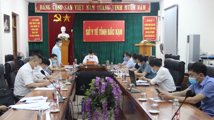 Xác định 2 ca F1, Bắc Kạn cho học sinh 1 thị trấn nghỉ học