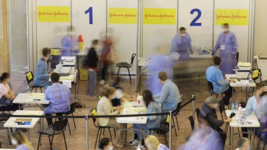 Romania tiếp nhận hơn 1 triệu liều vaccine ngừa Covid-19 của Pfizer