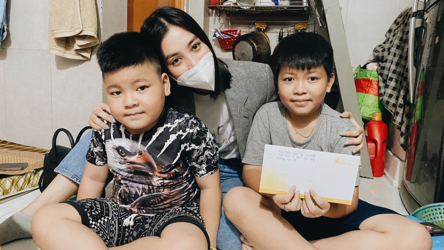 Hoa hậu Tiểu Vy xót xa trước cảnh mẹ bầu nuôi con ung thư