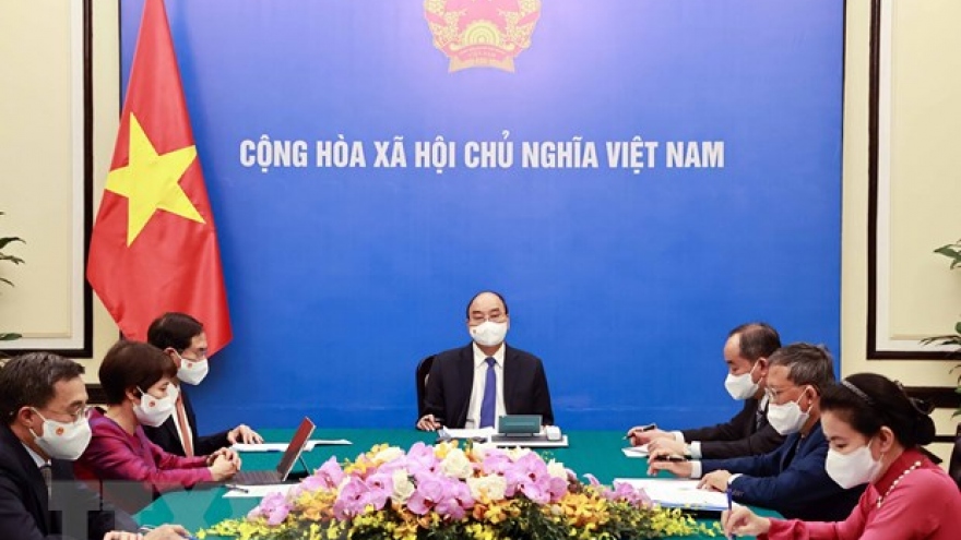 Chủ tịch nước Nguyễn Xuân Phúc điện đàm với Tổng thống Cộng hòa Pháp