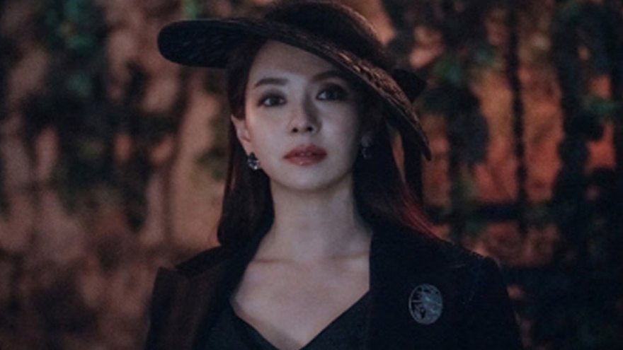 Song Ji Hyo đẹp "ma mị" trong phim mới 'Come to the Witch’s Restaurant'