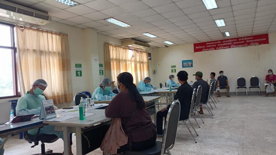 Lào chưa ghi nhận trường hợp tử vong do tiêm vaccine Covid-19