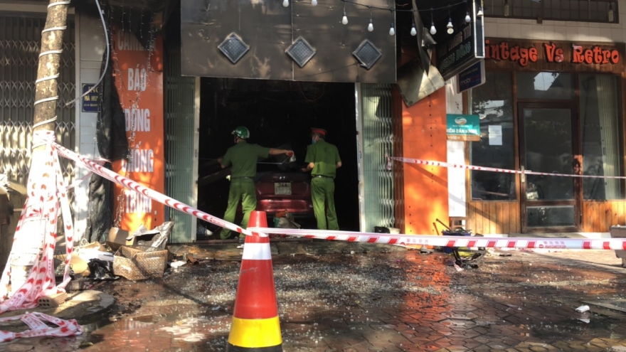 Chủ tịch UBND tỉnh Quảng Ngãi thăm hỏi, hỗ trợ gia đình 4 nạn nhân tử vong trong vụ cháy