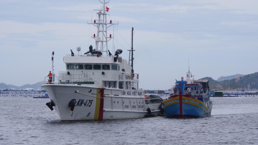 Tàu cá gặp nạn ở Trường Sa được lực lượng Kiểm ngư đưa về bờ an toàn