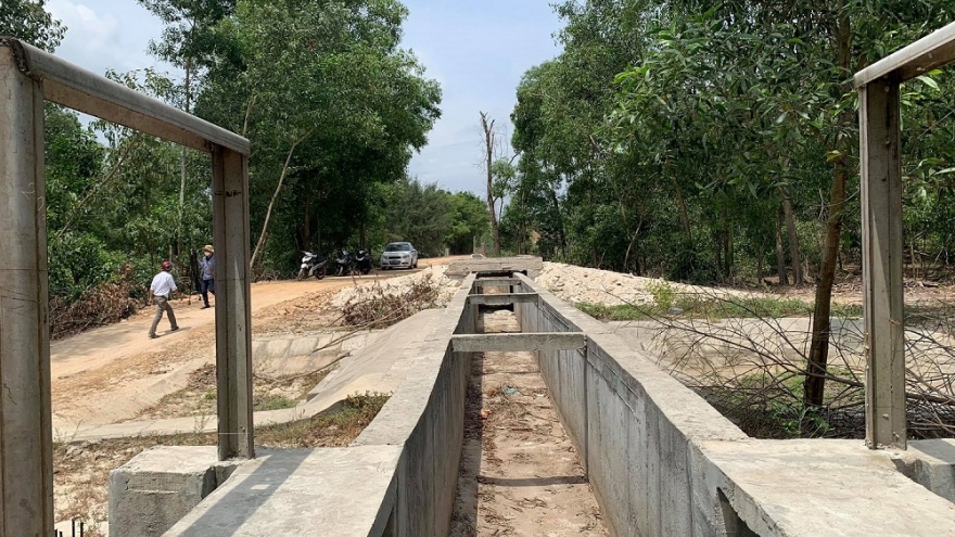 Thừa Thiên Huế: Hàng trăm hecta lúa chờ dự án thủy lợi