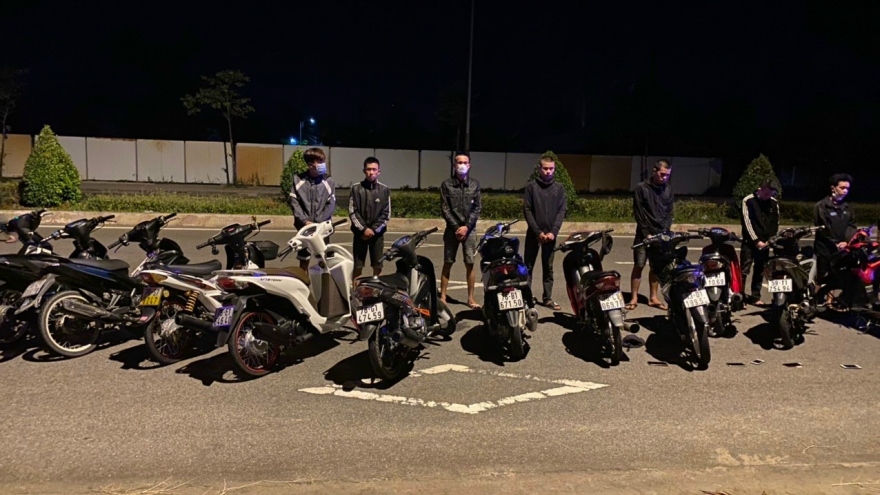 Vây ráp 30 đối tượng đua xe trái phép ở Quảng Ngãi