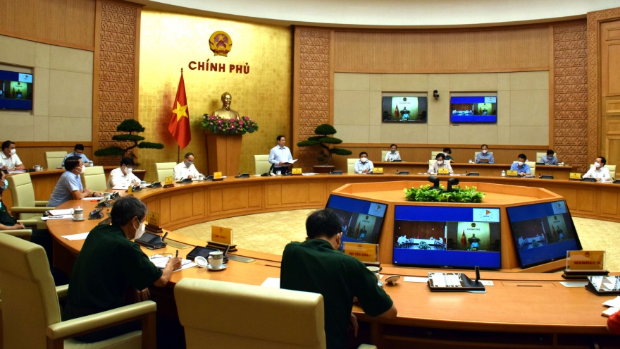 Thủ tướng: Sản xuất bằng được vaccine trong nước nhanh nhất, sớm nhất