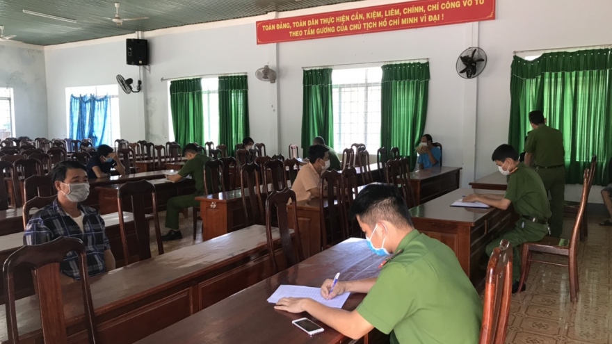 Đánh bạc trong thời gian giãn cách xã hội, 4 người bị đề nghị xử phạt 66 triệu đồng