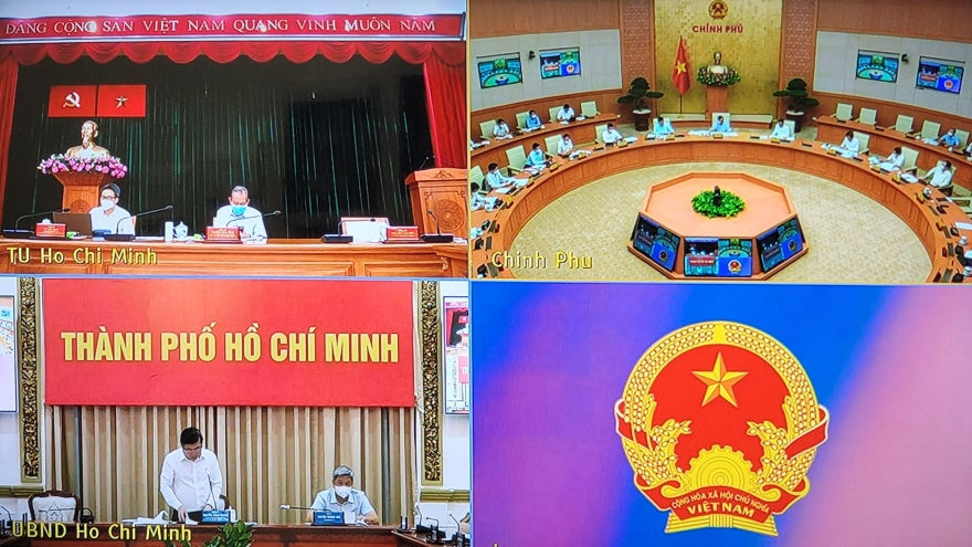 Thủ tướng chủ trì họp với TP.HCM: Đặt sức khoẻ người dân lên trên hết để hành động