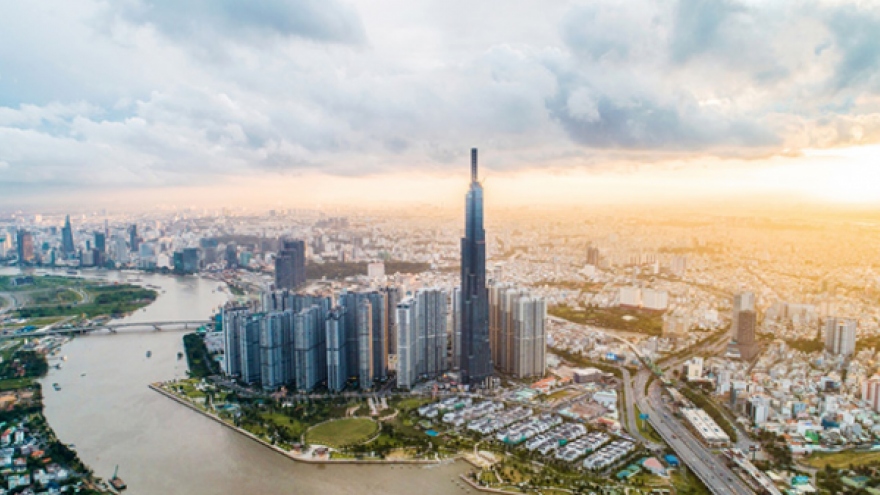 Thách thức lớn cho tăng trưởng kinh tế 2021 do dịch Covid-19 bùng phát