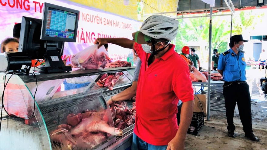 Cần Thơ tổ chức điểm bán hàng thiết yếu bình ổn giá