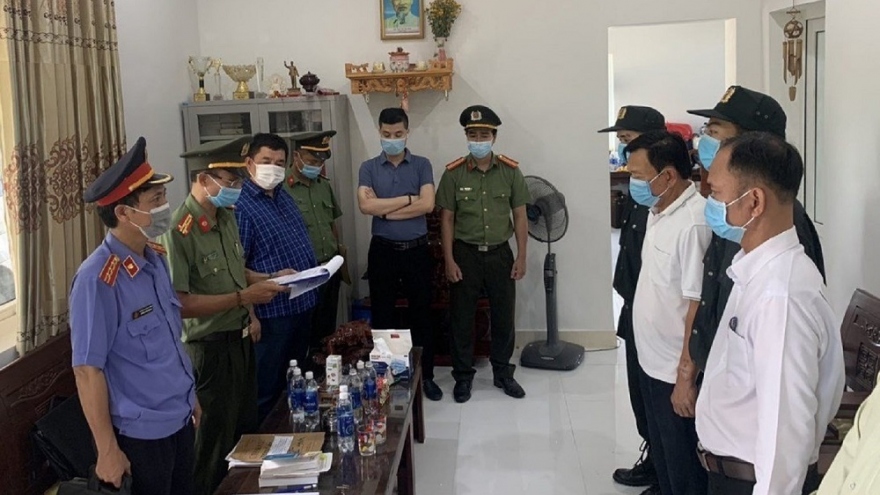 Bắt Giám đốc và Phó Giám đốc Cảng Hàng không quốc tế Phú Bài – Thừa Thiên Huế