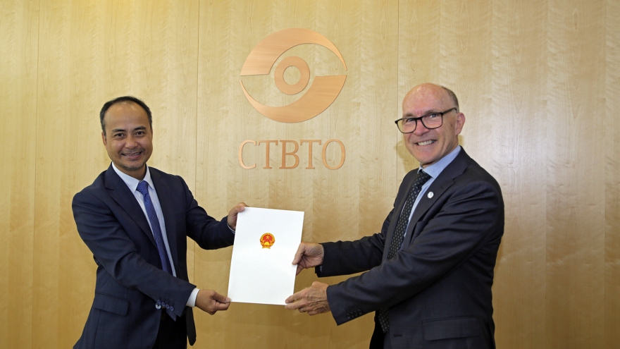 Đại sứ Việt Nam tại Áo trình ủy nhiệm thư