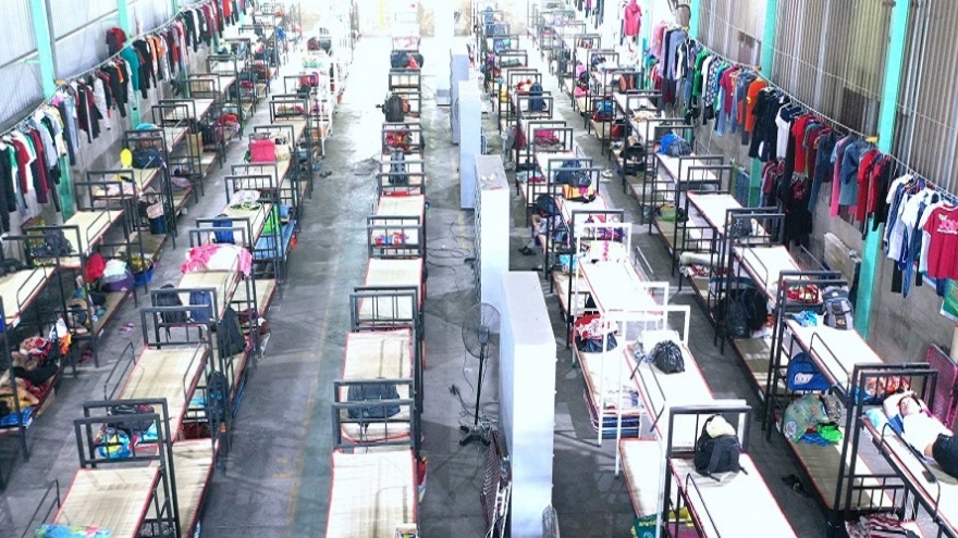 Doanh nghiệp đề xuất thí điểm cho lao động đã tiêm mũi 1 vaccine đi làm từ nhà