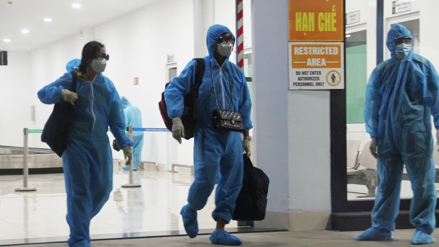 Gần 200 người dân Bình Định ở TP.HCM về quê bằng máy bay