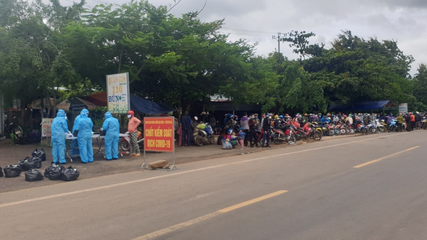 Người dân Gia Lai chống dịch với tinh thần “ai ở đâu ở đấy”