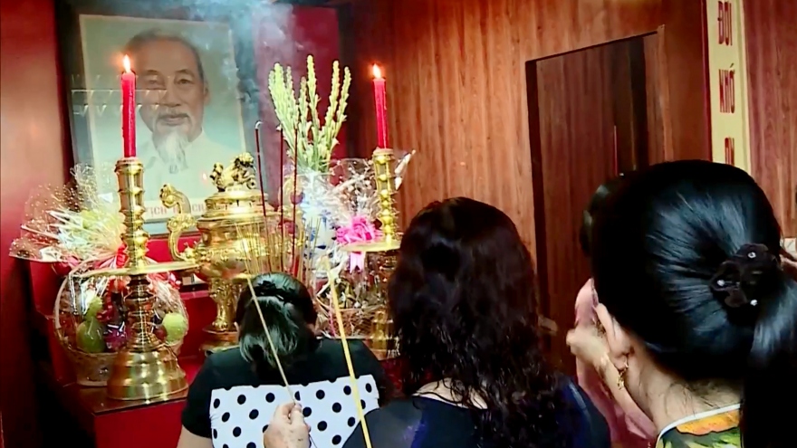 Đền thờ Bác Hồ trên quê hương Long Đức anh hùng