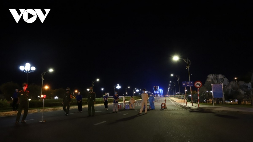 Đêm đầu tiên Đà Nẵng giãn cách xã hội, cảnh tĩnh lặng chưa từng thấy