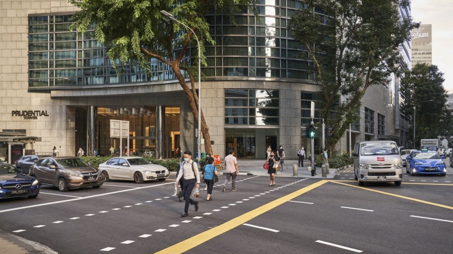 Đông Nam Á tìm cách sống chung với dịch Covid-19, cứu nguy nền kinh tế