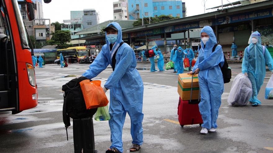 Nhiều địa phương tiếp tục đưa người dân "mắc kẹt" tại TP.HCM về quê