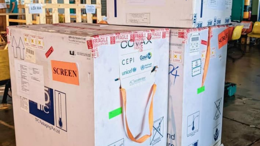 Việt Nam tiếp nhận 30.000 liều vaccine AstraZeneca từ Papua New Guinea