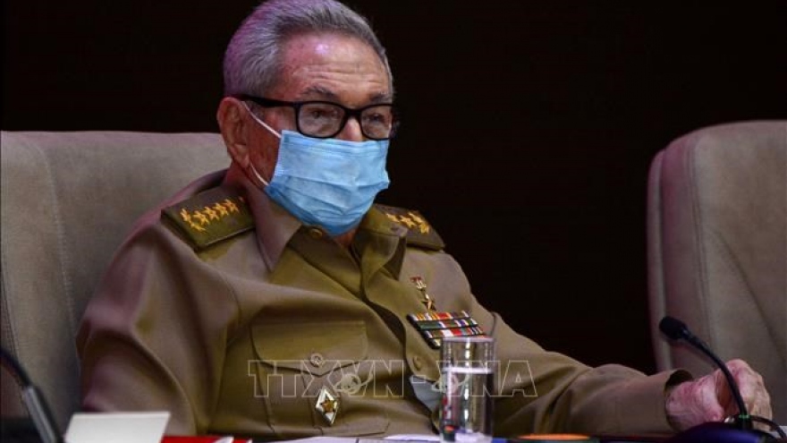 Chủ tịch nước Nguyễn Xuân Phúc gặp Đại tướng Raul Castro Ruz