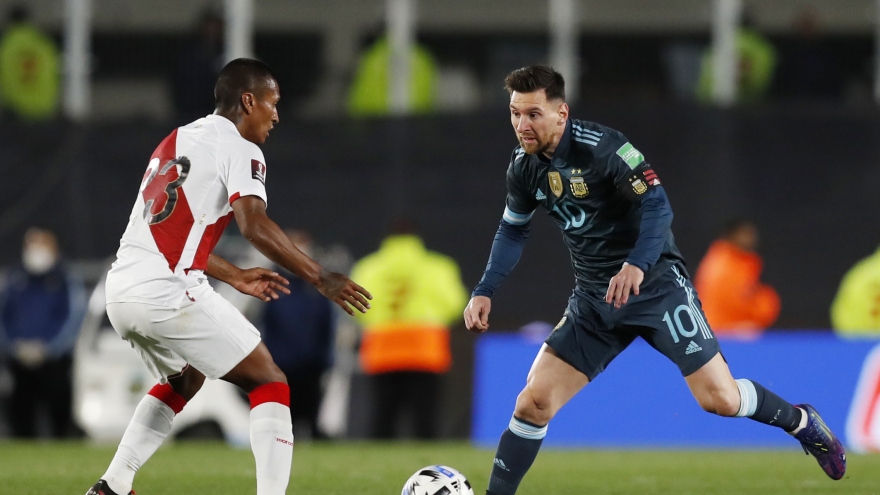 Lautaro Martinez ghi bàn đẹp mắt, Argentina phả hơi nóng vào Brazil