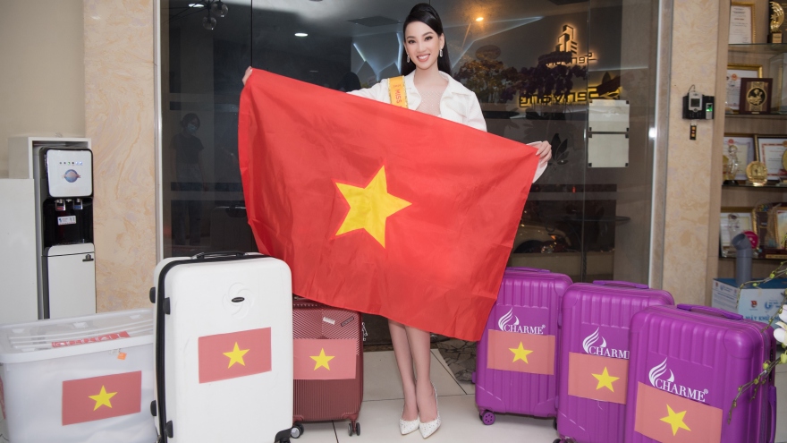 Người đẹp Ái Nhi rạng rỡ lên đường sang Ai Cập dự thi Hoa hậu Liên lục địa 2021