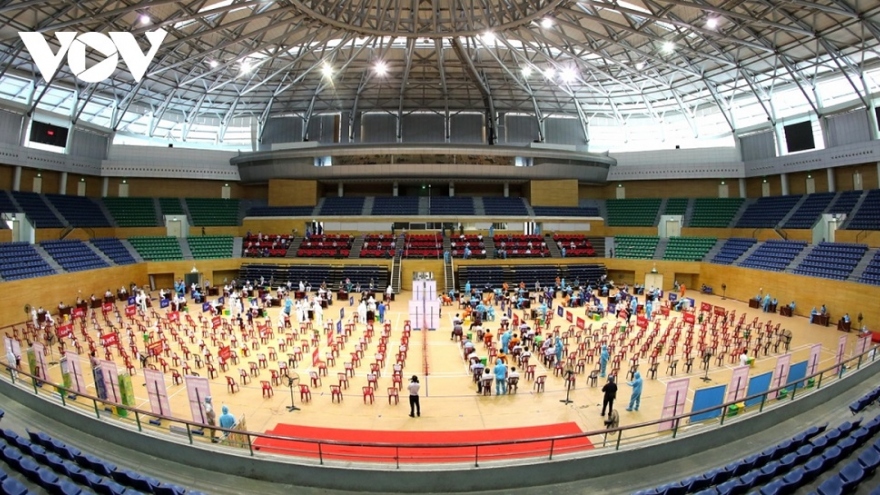 Đà Nẵng ưu tiên tiêm vaccine cho công nhân lao động người Quảng Nam