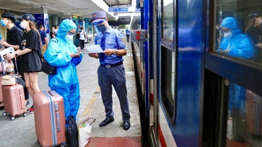 Từ hôm nay, hành khách đi tàu chỉ cần khai báo di chuyển trên PC-COVID