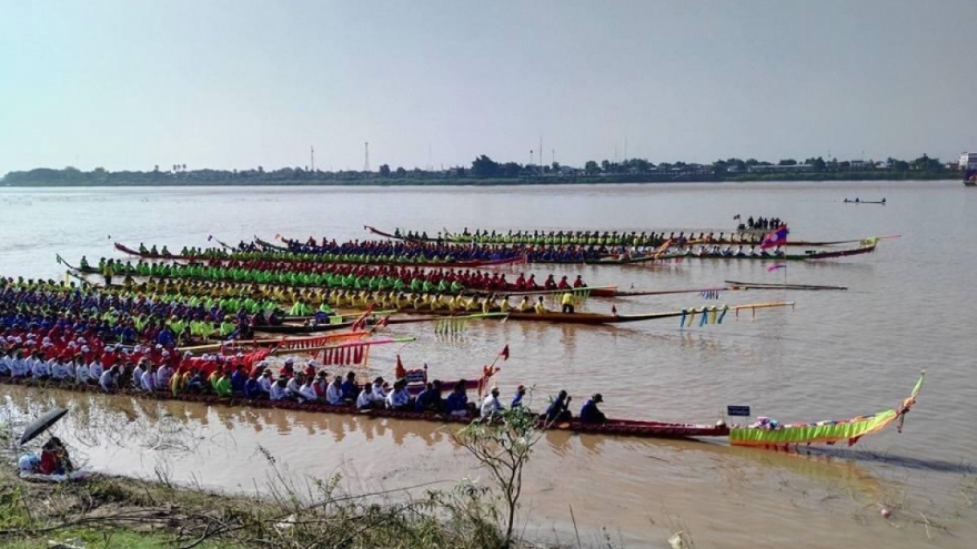 Lào hoãn tổ chức lễ hội đua thuyền truyền thống 2021 vì Covid-19