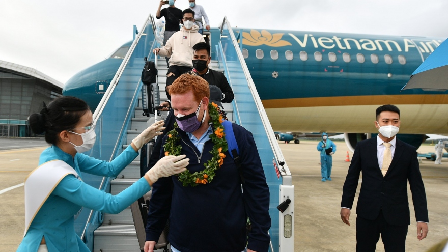 Chuyến bay đầu tiên thí điểm đón du khách quốc tế hạ cánh tại Đà Nẵng