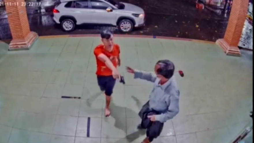 Tạm đình chỉ công tác cán bộ công an ở Lâm Đồng dùng súng đe dọa nhân viên y tế