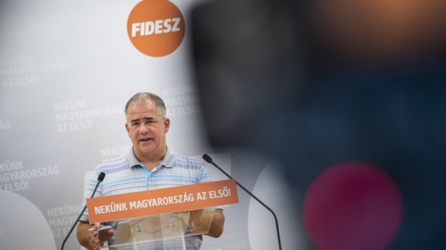 Chính trị gia Hungary thừa nhận chính phủ mua và sử dụng phần mềm gián điệp Pegasus