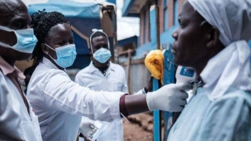 Châu Phi tụt lại phía sau trong cuộc chiến chống biến thể Covid-19