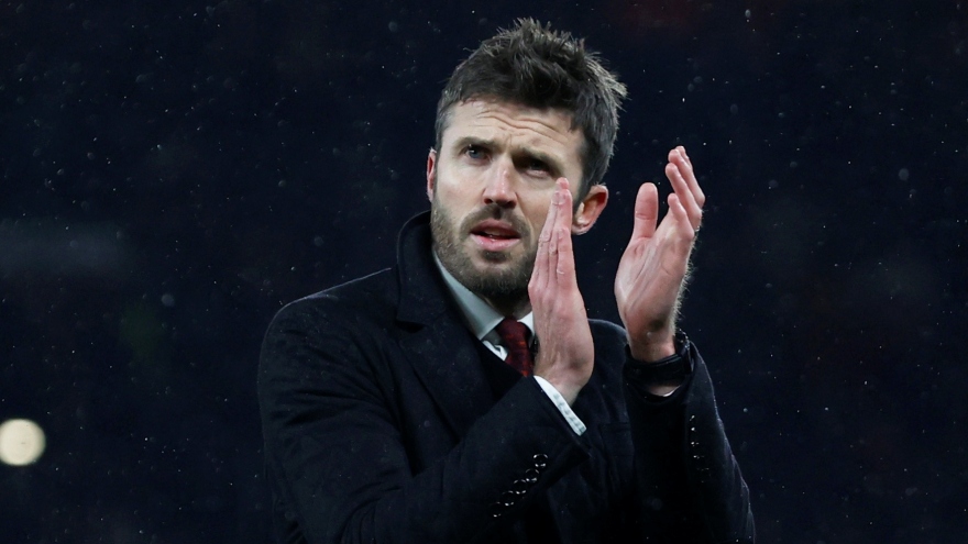 Michael Carrick xúc động chia tay MU sau 15 năm gắn bó