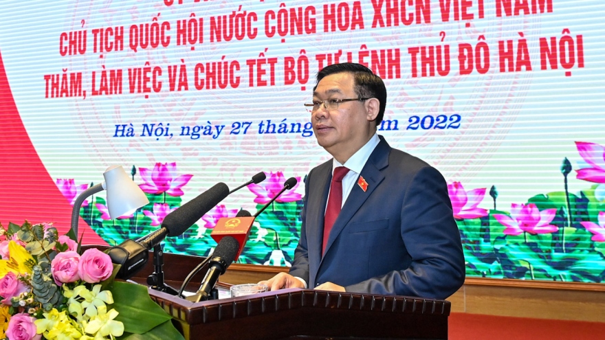 Chủ tịch Quốc hội Vương Đình Huệ thăm, chúc Tết Bộ Tư lệnh Thủ đô Hà Nội