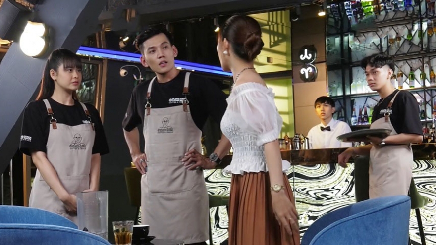 Lý Bình mang tiếng “bạo hành” nữ khách hàng vì lo bảo vệ Trương Quỳnh Anh