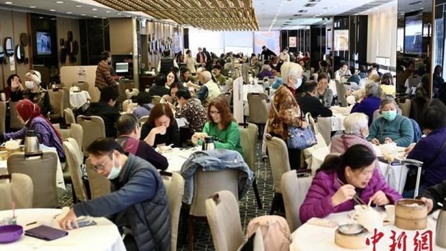 Hong Kong (Trung Quốc) thực hiện “bong bóng vaccine” trên diện rộng