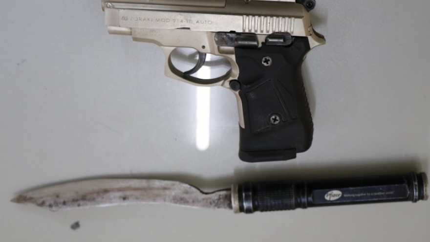 Bắt giữ đối tượng dùng súng cướp trong nhà nghỉ